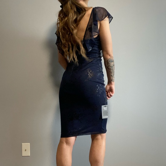 LE CHATEAU dress - Picture 2 of 8